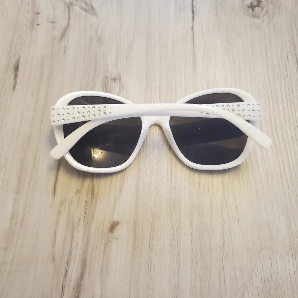 Girls Children's Place White Rhinestone Sunglasses - Ages 4 to 7